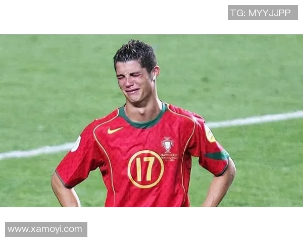 足球明星们用汗水铸就辉煌的奋斗故事与勤奋精神的启示